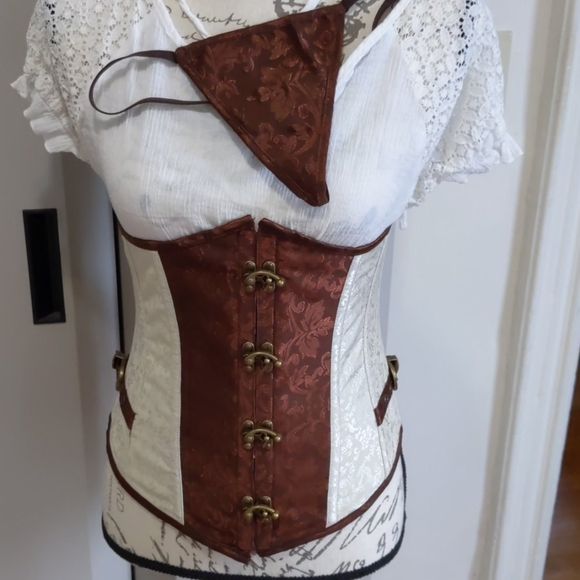 Amazing Corset - Picture 6 of 12